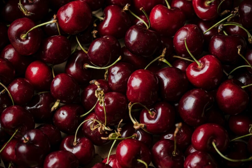 are black cherries safe for dogs